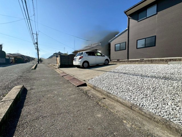 東際波台の前面道路含む現地写真