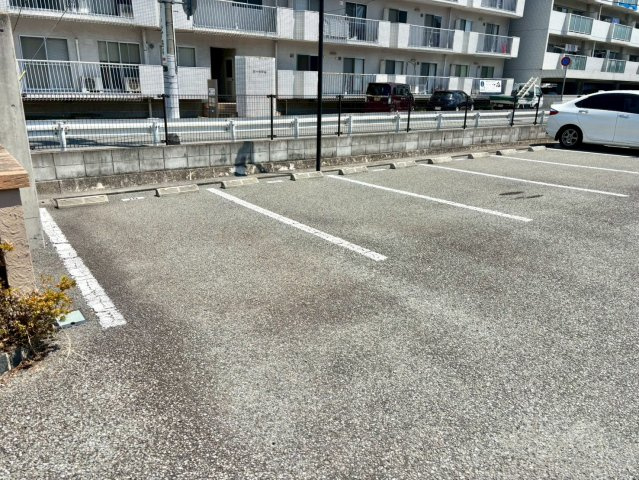 セジュールＭ・青山西の駐車場
