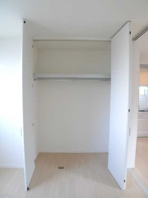 JeuneForet　全室エアコン　南西角部屋　南向きの収納