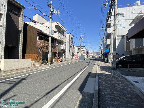 小山北大野町 中古戸建の前面道路含む現地写真