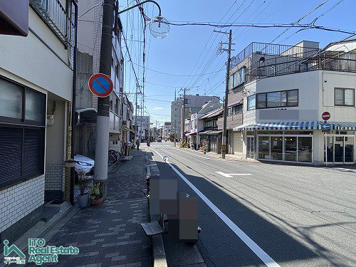 小山北大野町 中古戸建の前面道路含む現地写真