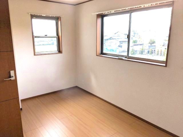 中古戸建　高崎市若田町の洋室