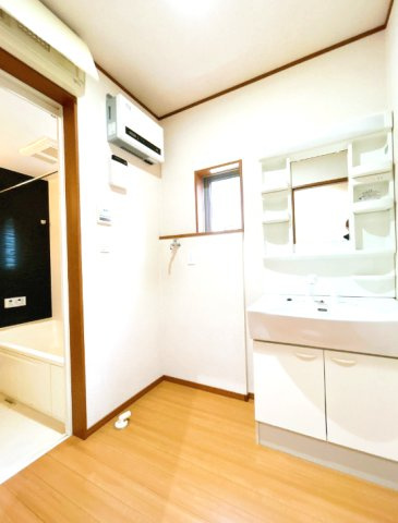 中古戸建　高崎市若田町の独立洗面台