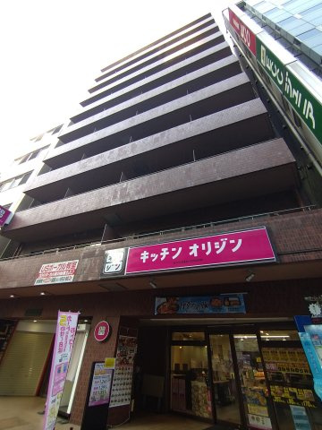 グローリア初穂生沼ビルの外観