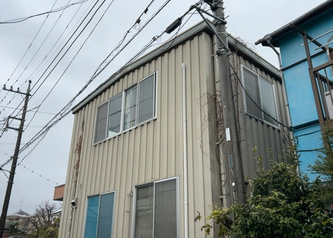 【外観】 | 人が暮らすうえで日光は大切な要素となります。日当たりの良さは譲れないポイントですね。併せて近くに大きな建築物の建築予定がないか、あるいはそれが可能な土地が近くにないか事前に確認することもお勧めします。