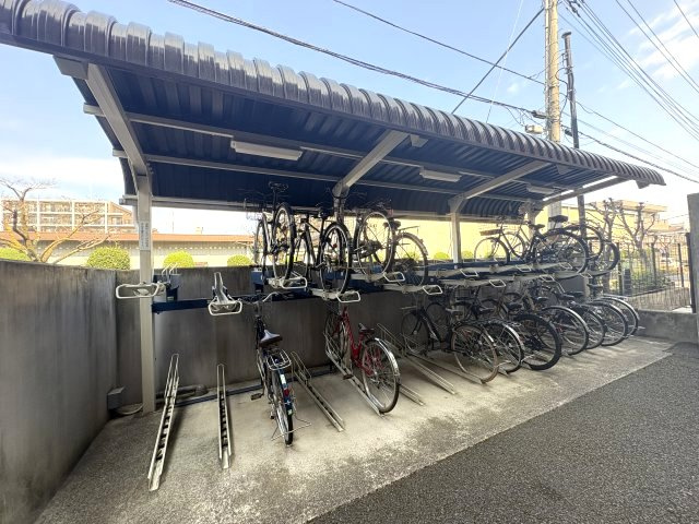 コスモ戸田パークスクエアの駐輪場