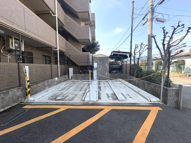 コスモ戸田パークスクエアの駐車場
