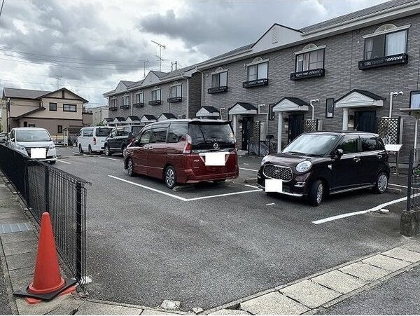 ボナールハイムAの駐車場