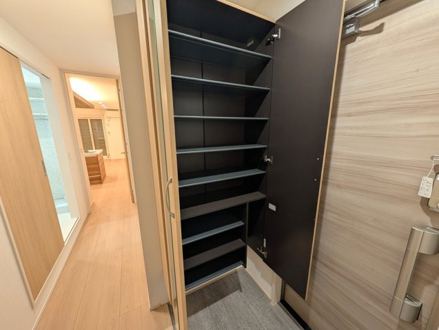 D-avance柱六番町 Ⅰの玄関