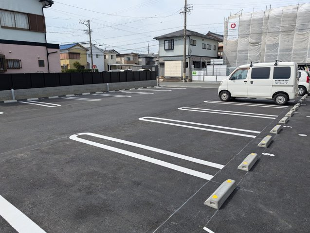 D-avance柱六番町 Ⅰの駐車場