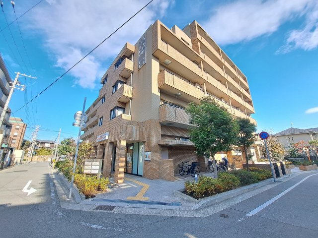 エレガンス甲子園の外観