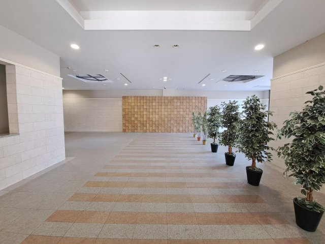 エレガンス甲子園のロビー