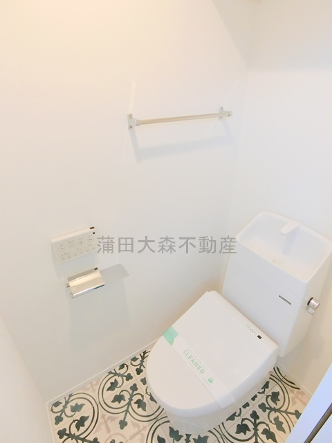ソルナクレイシア大森Ⅱのトイレ|温水洗浄便座付きのトイレ