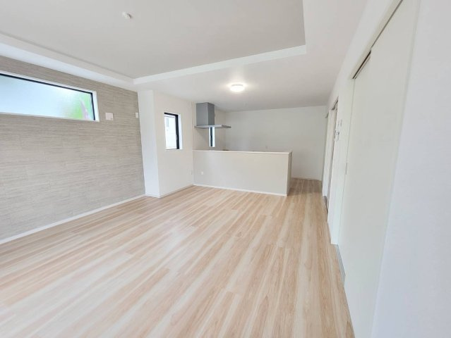 【LIGARE】塩谷郡高根沢町 第24期 全2棟の前面道路含む現地写真|〇建築中〇
物件の詳細は事前に資料をご用意してお待ちしております。
月々の支払はどれくらい？マイホームの探し方、住宅ローンのシュミレーションもお任せくださいませ。
※2026年3月撮影