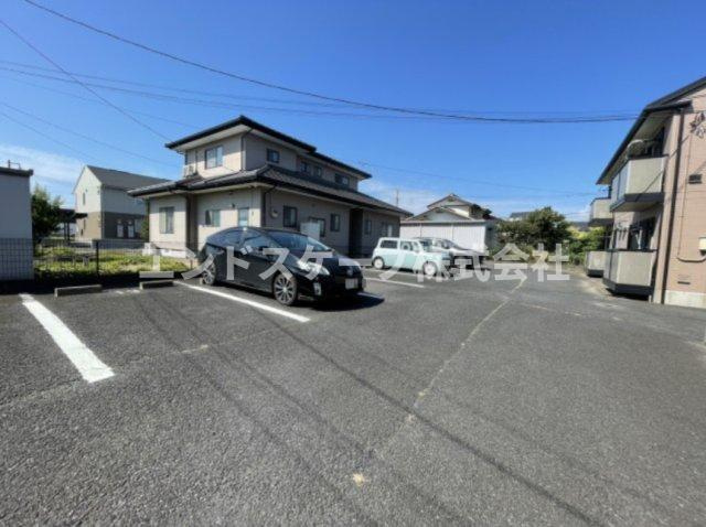 ファミールハイツⅠの駐車場|高崎、前橋エリアのお部屋探しはエンドスケープまで！お客様の理想お聞かせ下さい♪
