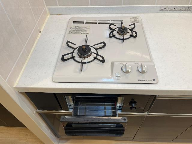 ＳＹＳ長岡京のキッチン|二口コンロ（グリル付き）