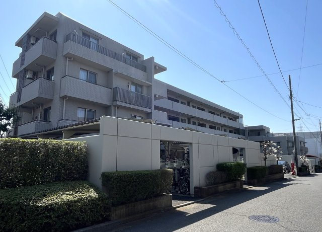 ドレッセ荏田北フォーネの外観