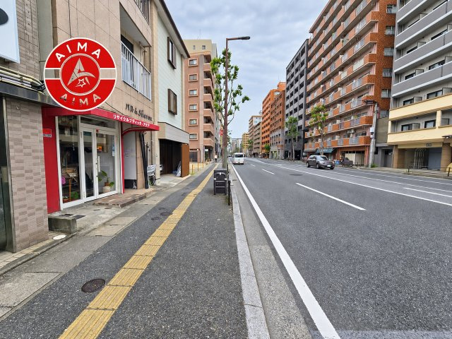 オープンレジデンシア高宮アベニュー201の現況写真|前面道路を含む現地写真です。