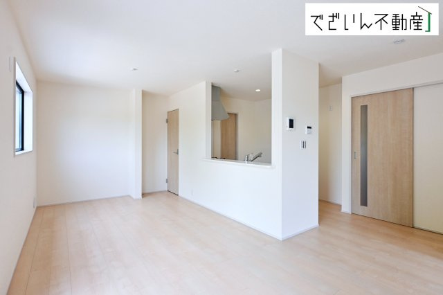 【居間・リビング】 | Livele Garden.S久喜市鷲宮駅Ⅲ(久喜市栄1丁目)　新築住宅 | ≪2号棟≫
現地(2026年6月撮影)