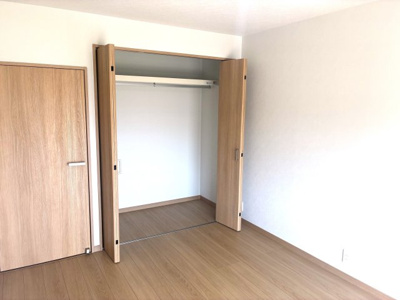 【洋室】 | ■専任物件■茨木市山手台３丁目　中古テラスハウス | ■全居室にクローゼットがついています。