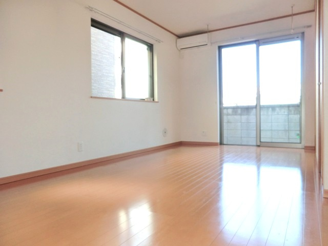 ソレイユ・駒場の居間・リビング|★リビングダイニング１０．３帖の画像です★