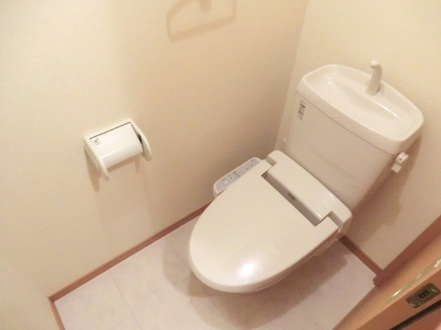 ソレイユ・駒場のトイレ|★トイレ画像・温水洗浄便座付き★