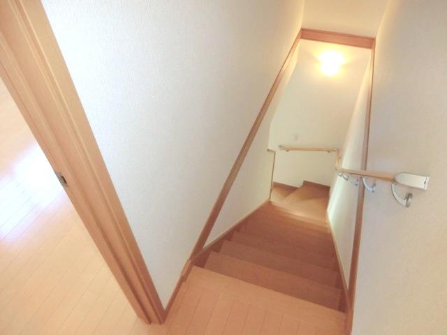 ソレイユ・駒場のその他|★階段廊下スペースの画像です★