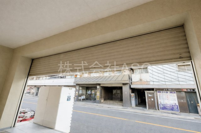 都島本通4丁目1階貸店舗の玄関