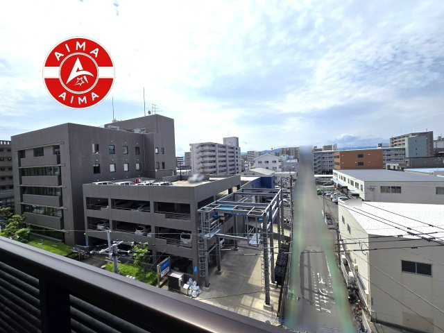 グランフォーレラグゼ博多駅南の展望|開放感があり、遮るものもなく気持ちのいい景色が広がります。お部屋にも爽やかな風と暖かく柔らかな日差しが差し込み、毎日の暮らしを豊かに彩ります。
