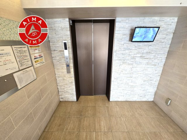 グランフォーレラグゼ博多駅南のその他共用部分|エレベーターがあり、小さなお子様連れや重い荷物の際も安心です。