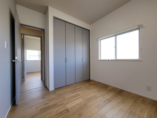 【その他】 | 中央市西花輪 内外装一新 中古戸建 角地 駅歩く10分 車2 | 2階　4.7帖洋室