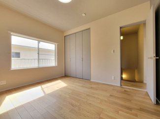【洋室】 | 中央市西花輪 内外装一新 中古戸建 角地 駅歩く10分 車2 | 2階　7帖洋室