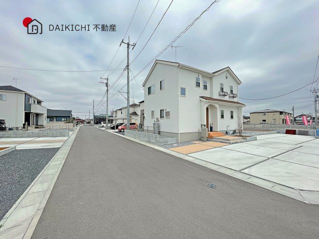 【前面道路含む現地写真】 | 加須市馬内　中古戸建　