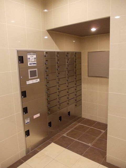 ローヤルマンションのその他共用部分|宅配ボックス・メールボックス