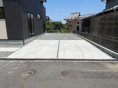 【駐車場】 | 新築　よかタウン船穂町船穂　全2棟 | 駐車スペースは2台分土間コンクリート打設済み。