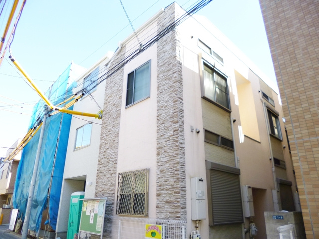 北区上中里３丁目のアパート