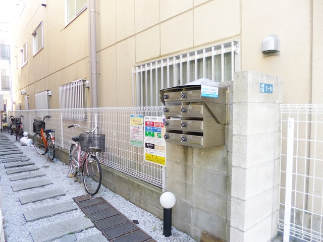 北区上中里３丁目のアパートのエントランス|管理がきちんとされていてきれいです