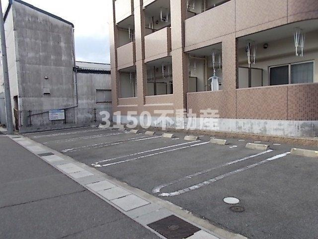 ステュディオ　ジオの駐車場