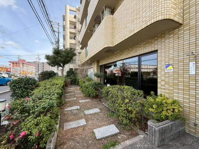 ロイヤルシャトー葛野の庭