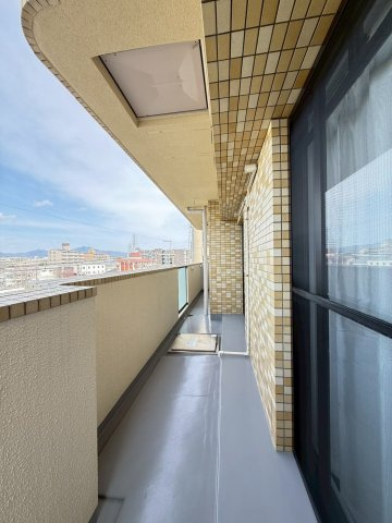 ロイヤルシャトー葛野のバルコニー