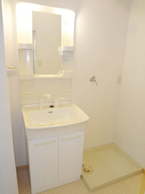 エトワールの洗面所|忙しい朝には欠かせない洗面所です※同タイプのお部屋になります。