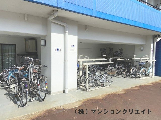 アーバンシティ福井北四ツ居（投資）の駐輪場