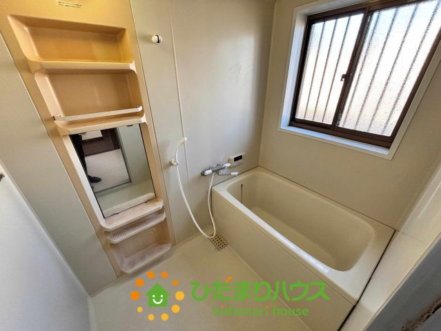 加須市小野袋　中古一戸建ての浴室