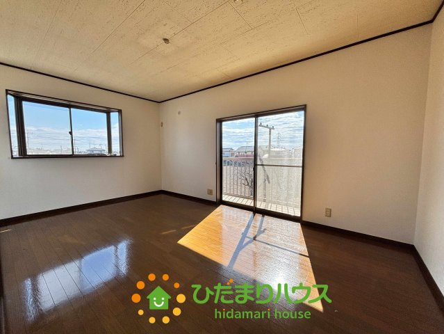 加須市小野袋　中古一戸建ての洋室