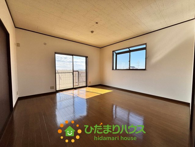 加須市小野袋　中古一戸建ての洋室