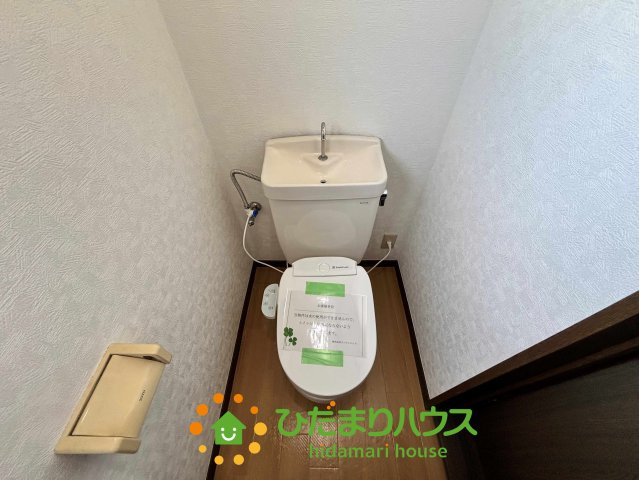 加須市小野袋　中古一戸建てのトイレ