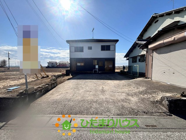 加須市小野袋　中古一戸建ての駐車場