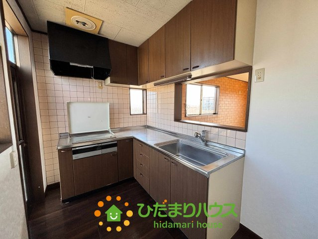 加須市小野袋　中古一戸建てのキッチン