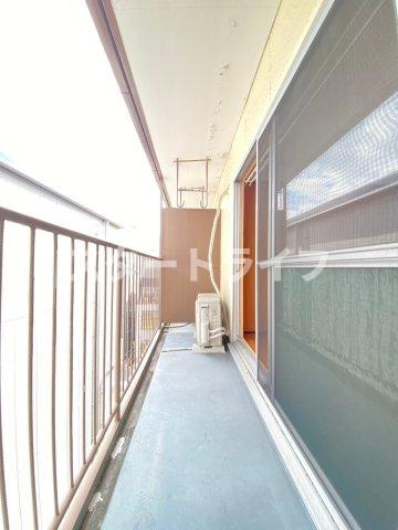 大阪市淀川区新高２丁目の賃貸マンションのバルコニー