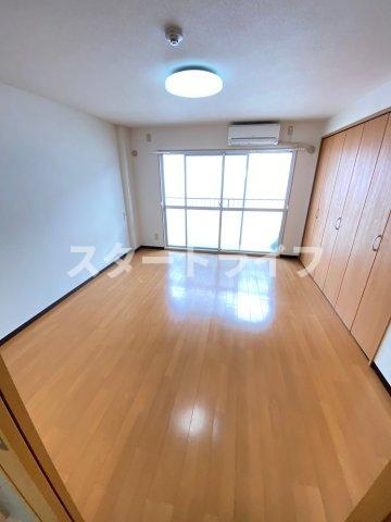 大阪市淀川区新高２丁目の賃貸マンションの寝室